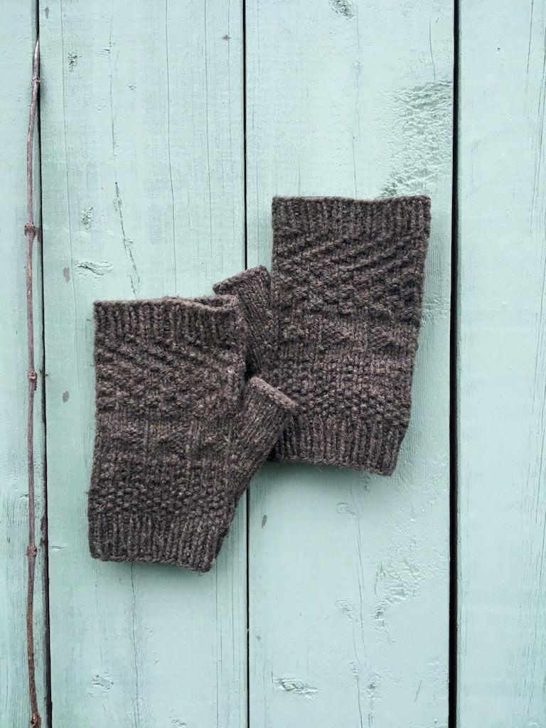 Simple Guernsey Mitts