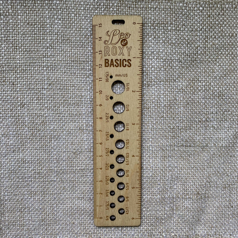 Leo & Roxy Yarn Co. Basics Ruler/Needle Gauge