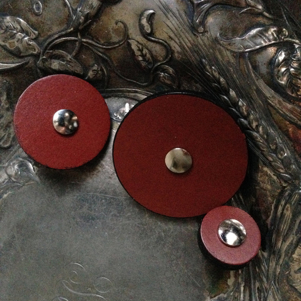 Jul Design - Leather Pedestal Buttons